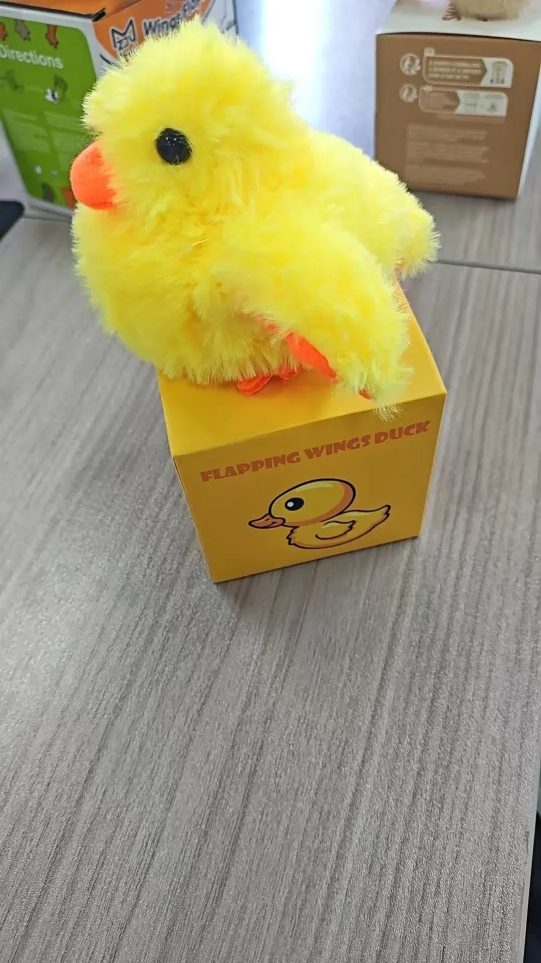 ของเล่นแมวอัจฉริยะตรวจจับเสียงและการสั่นสะเทือนแบบสนุกสนาน